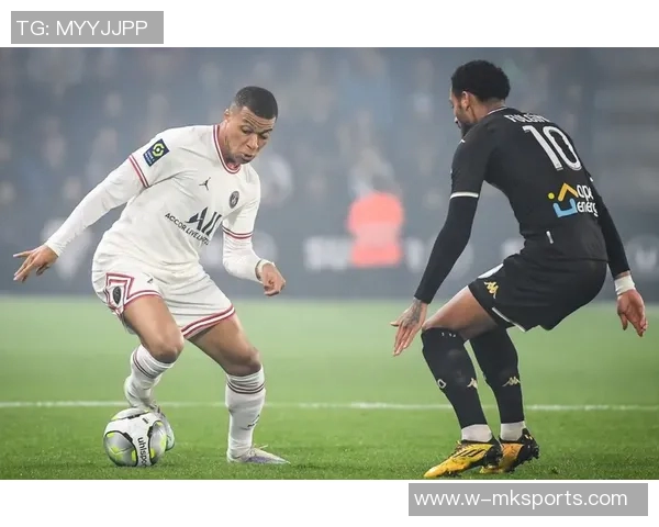 姆巴佩本场表现亮眼射门5次斩获1球过人成功率高达75获评79分