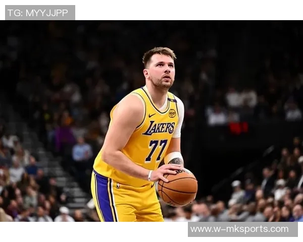 湖人应依靠年轻球员与东契奇和里夫斯搭档而非依赖41岁詹姆斯 湖人应依靠年轻球员与东契奇和里夫斯搭档而非依赖41岁詹姆斯