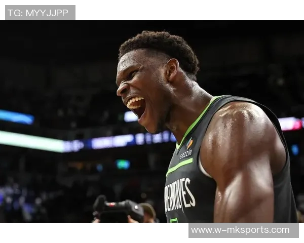 爱德华兹半场状态低迷仅得7分四项数据表现平平引发关注