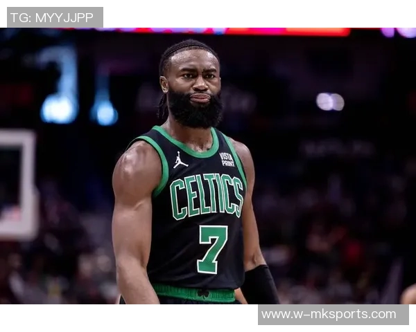 杰伦布朗分享助攻秘诀积极研究录像提升队友进攻参与度