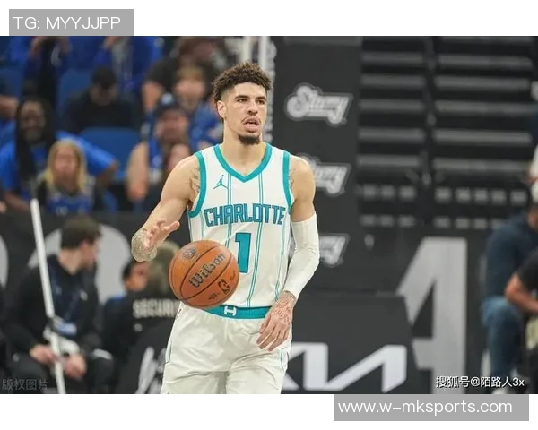 拉梅洛鲍尔上半场表现出色10投6中三分球命中率高达50贡献17分4篮板2助攻4抢断