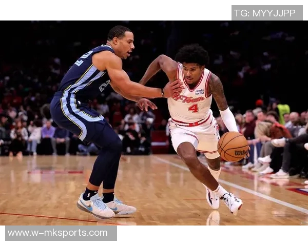 杰伦格林腿筋伤势恢复中已缺阵六场积极努力康复期待重返赛场 杰伦格林腿筋伤势恢复中已缺阵六场积极努力康复期待重返赛场